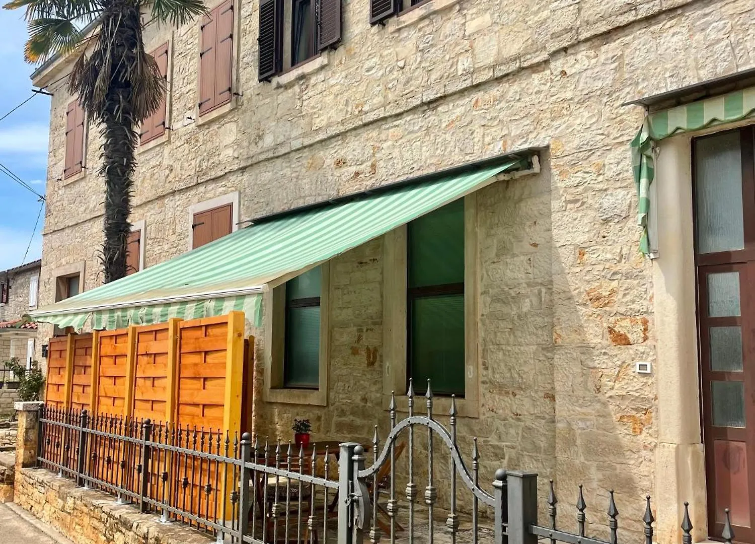 Spacious Apartment Tar-Vabriga